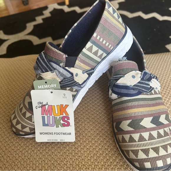 NWT Muk Luks Women’s Boardwalk Stroll Sneakers. Women’s 9 Memory Foam - Picture 2 of 8